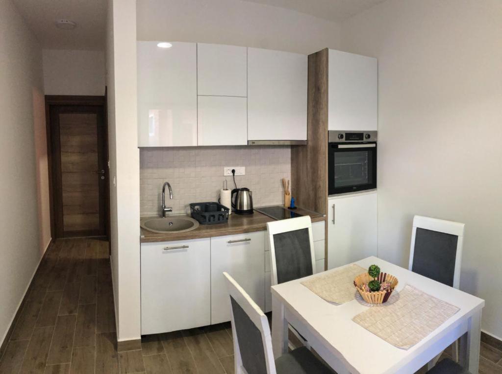 Apartmani Cupara Tivat Zewnętrze zdjęcie